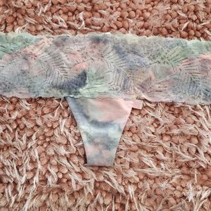 VS Pink Lace Thong Large